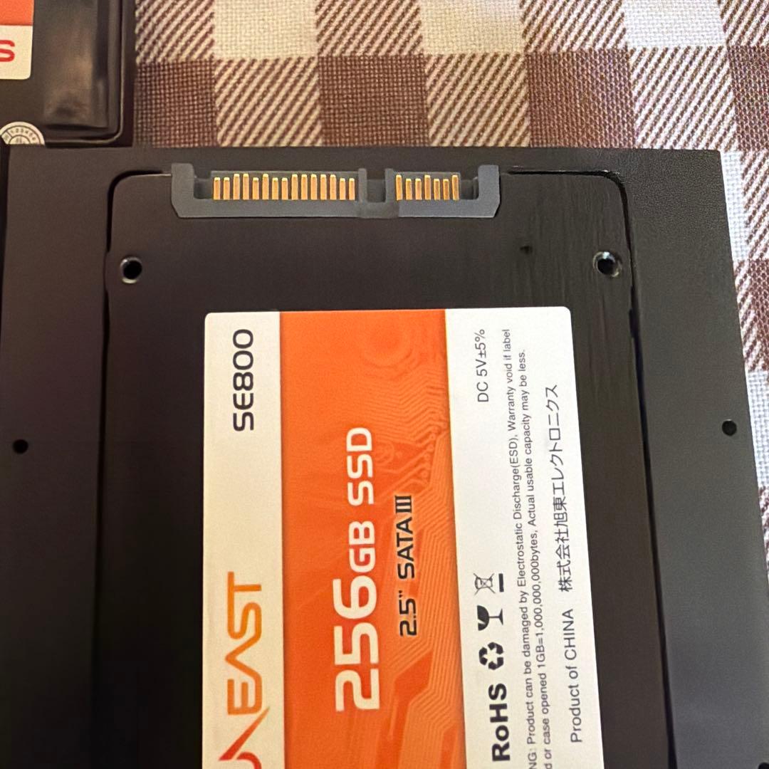 OSAKA. 専用。SUFAST 256GB SE800 SSD 2.5インチ