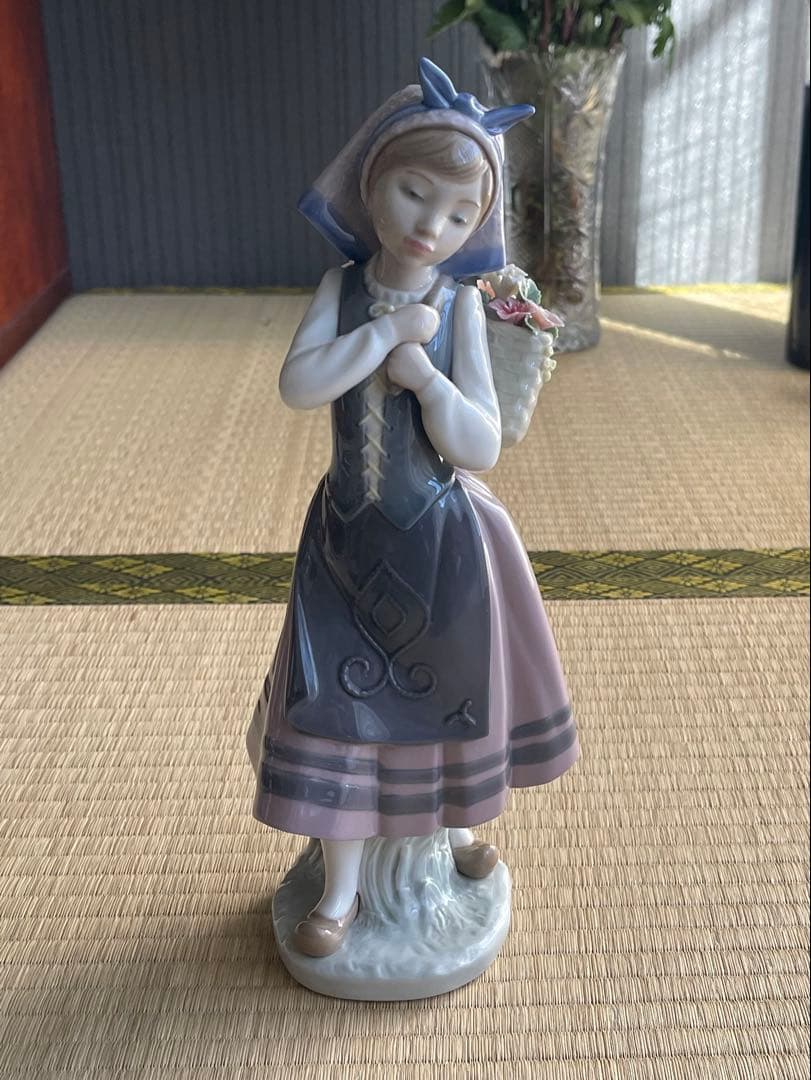 LLADRO リアドロ 人形 陶磁器 スペイン 伝統工芸 花籠を背負う少女