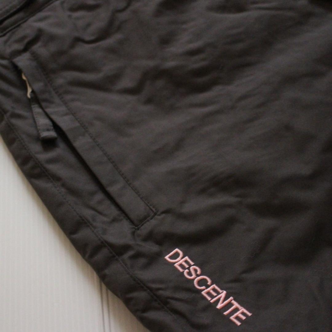 美品★DESCENTEフラワー可愛いスキーウェア上下セット160cm