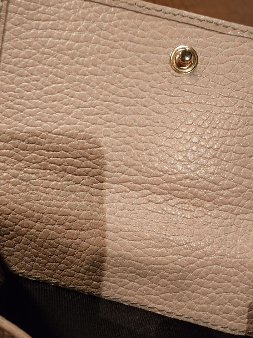 GUCCI ピンクレザー 二つ折り財布