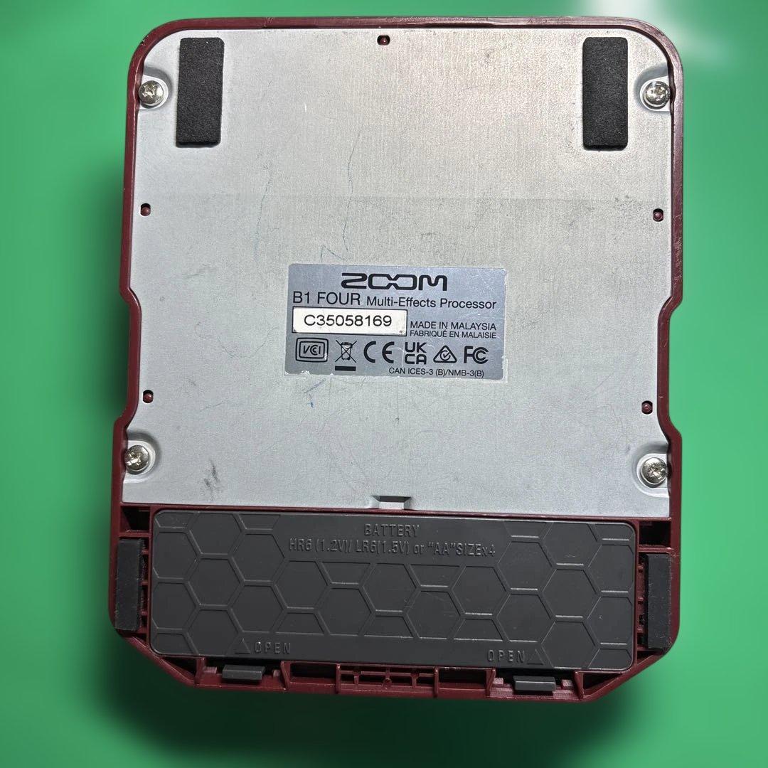 ZOOM B1FOUR マルチエフェクター