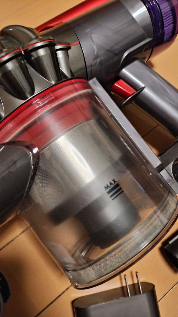 ダイソン Dyson V8 Slim Fluffy SV10KSLM