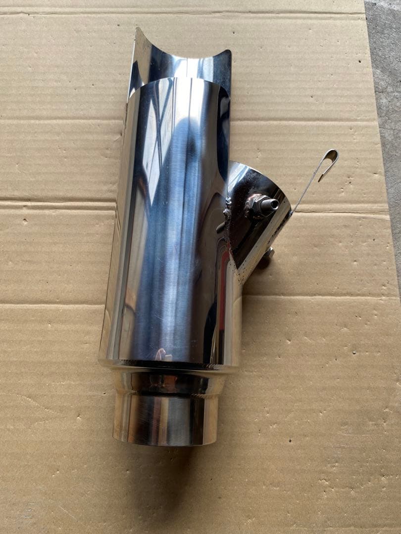 中古品200系ハイエース専用砲弾型マフラーカッター