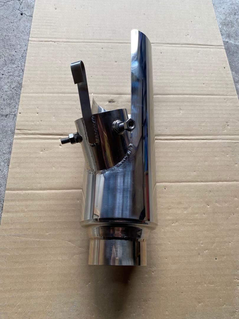 中古品200系ハイエース専用砲弾型マフラーカッター