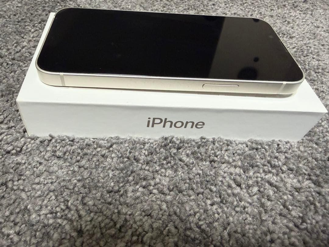 iPhone13 mini 128GB ホワイト 本体 非純正バッテリー　傷なし
