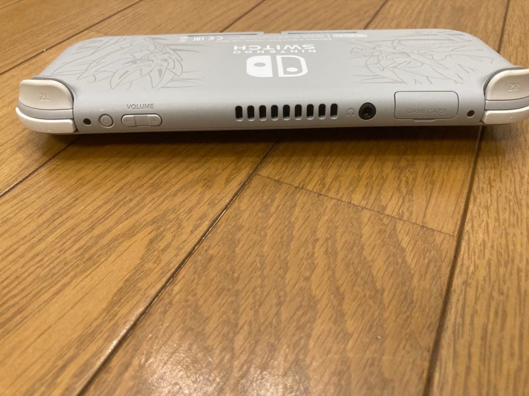 Nintendo Switch Lite ザシアン・ザマゼンタ限定モデルとケース