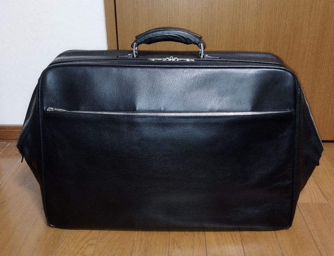 エルメネジルドゼニア◇レザーボストン◇ブラック◇ヴァレクストラ◇エッセ◇希少