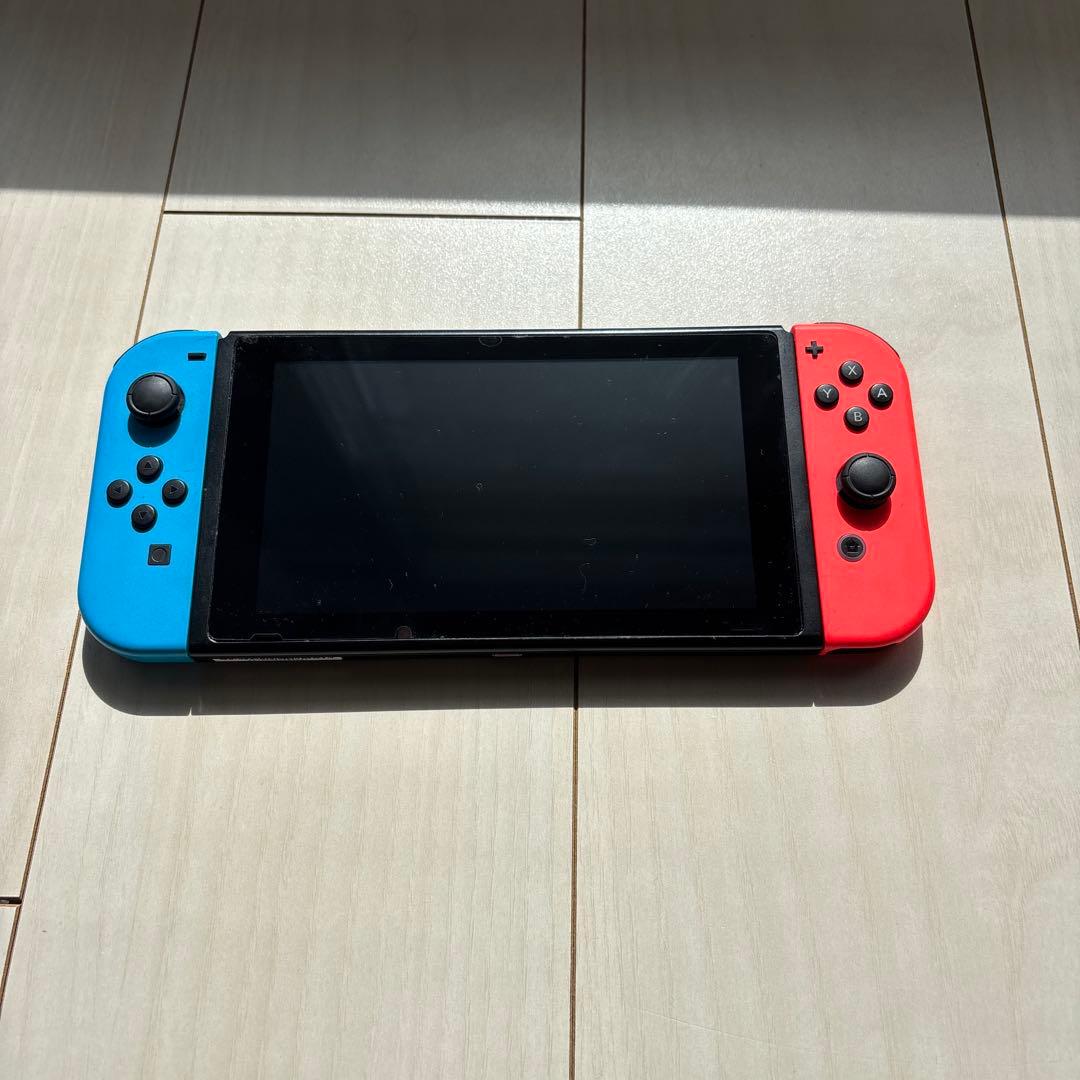 k*様 Nintendo Switch 本体 青赤ジョイコン付き