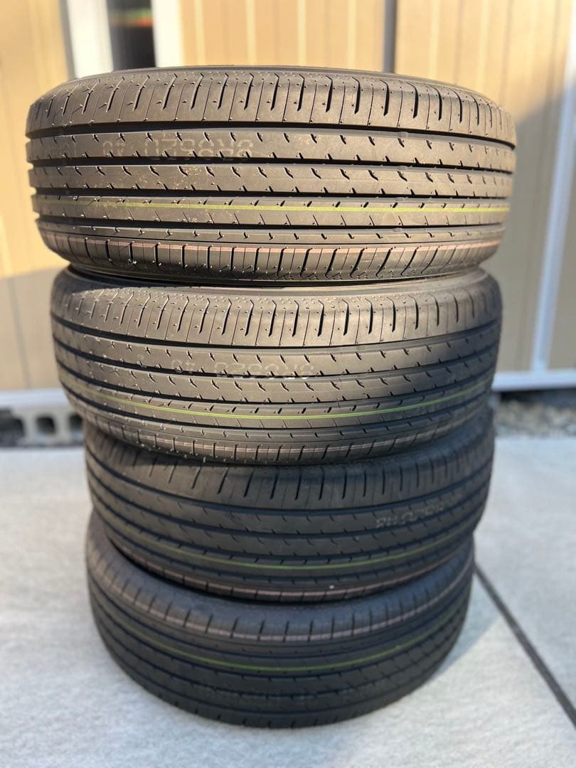 新車外し 純正タイヤ 225/60R18 2本