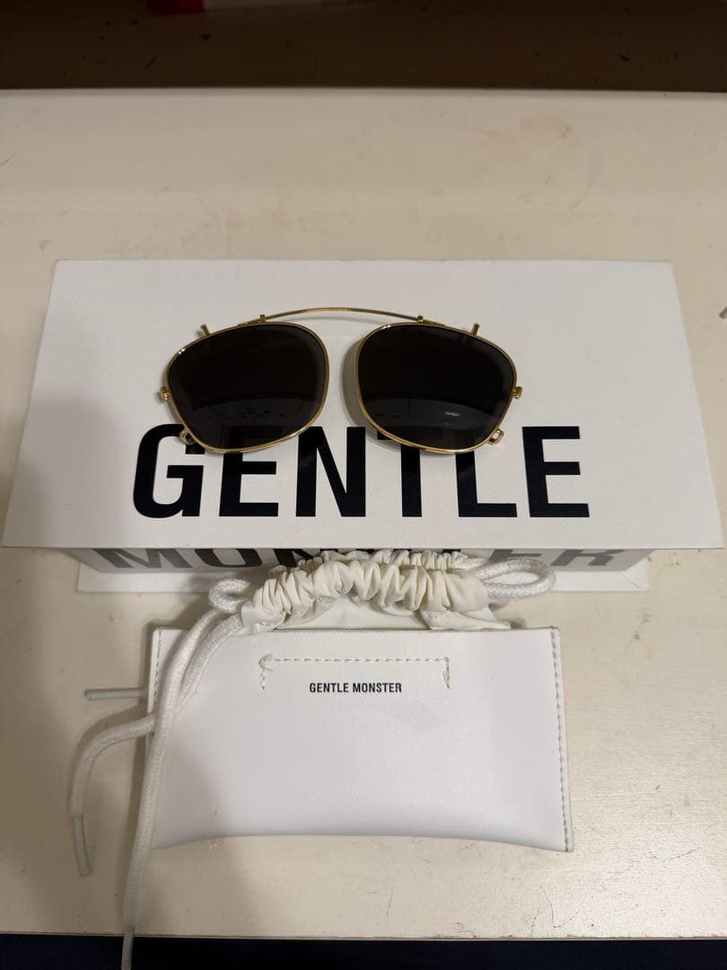 GENTLE MONSTER サングラス クリア/ブラック