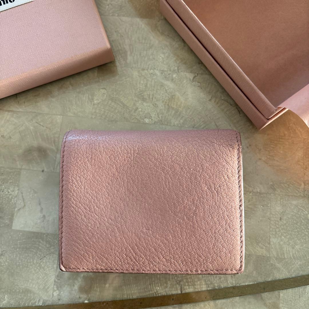 菜*様 miu miu ピンク 二つ折り財布