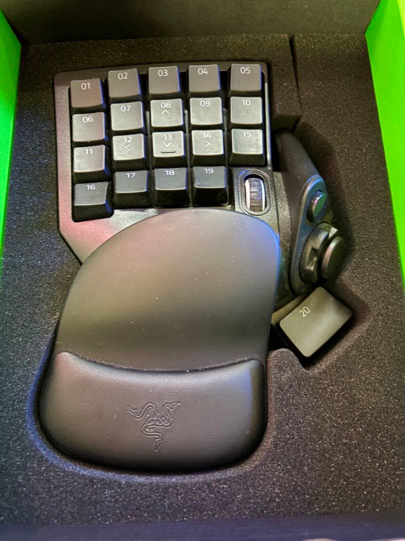Razer Tartaros Pro 黒　左手キーボード