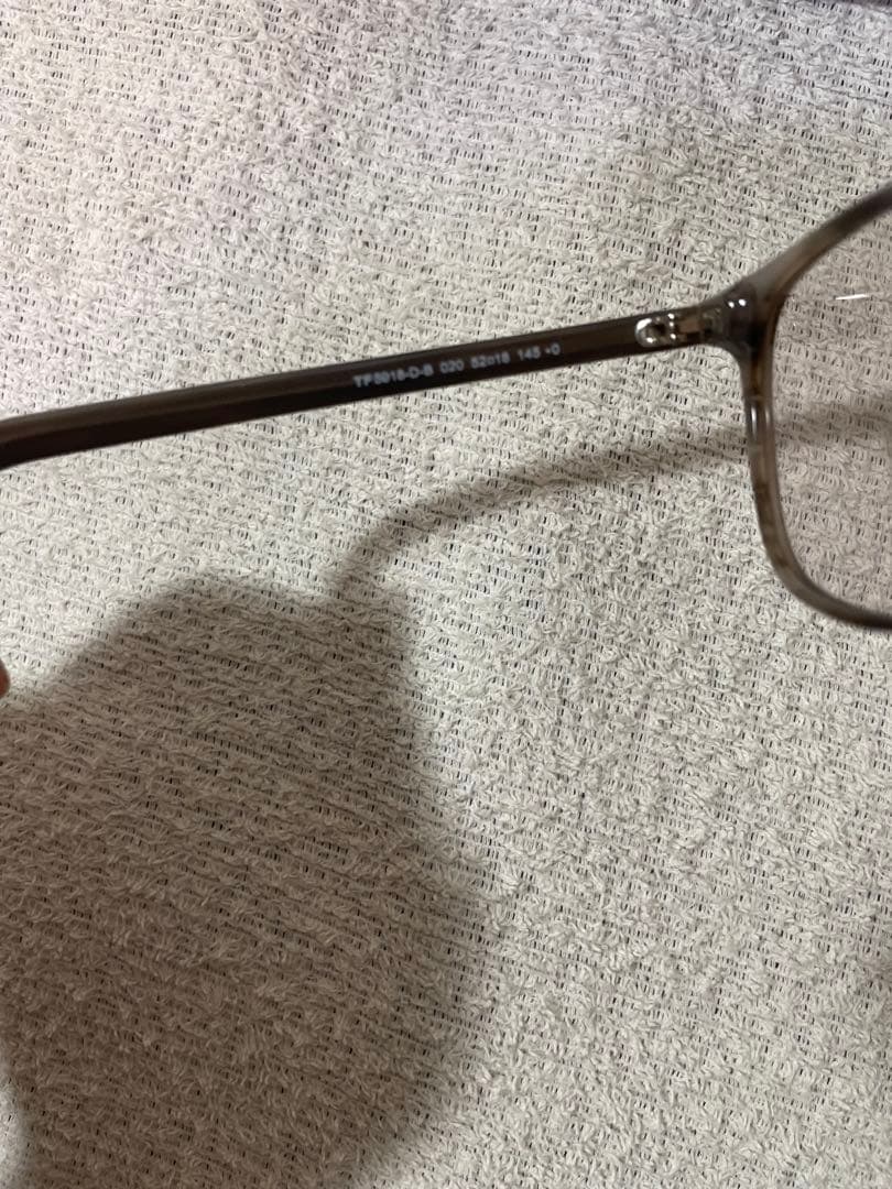 TOM FORD グレー オーバルサングラス ケース付き