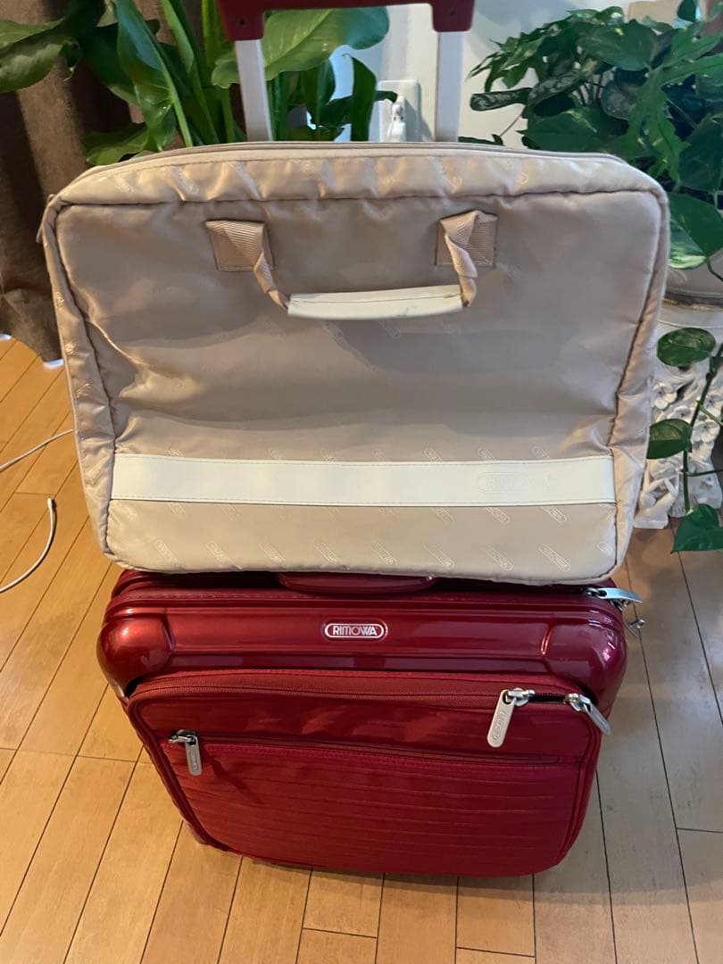 RIMOWA コンパクトキャリーケース1〜2泊ビジネス