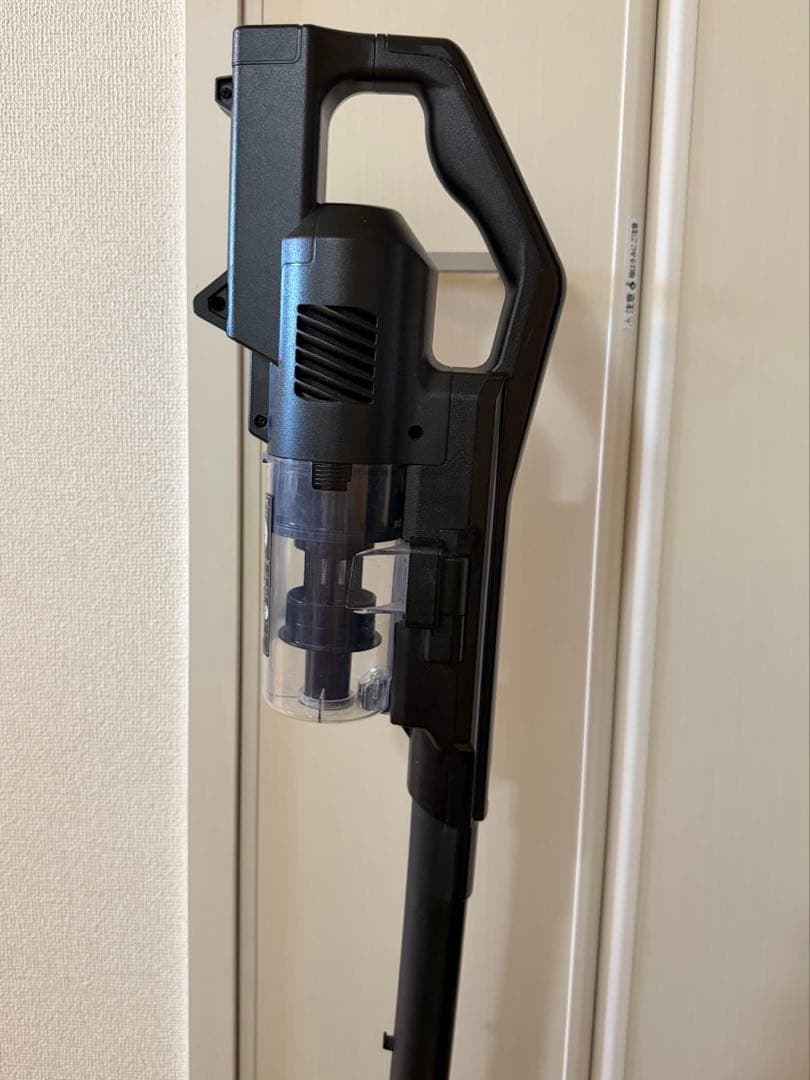 なおべー‼️ アイリスオーヤマ　充電式サイクロンスティッククリーナー