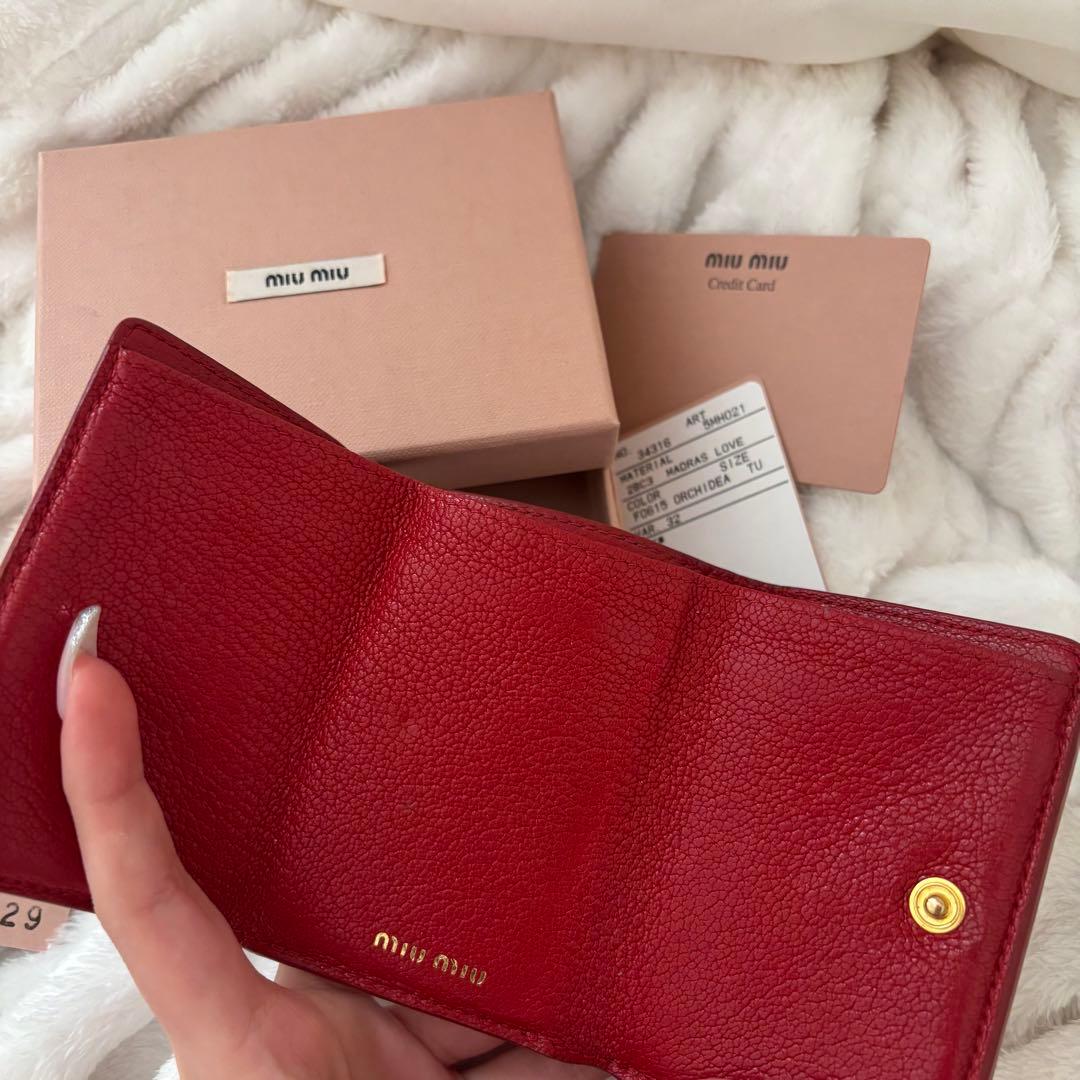 miumiu 財布　ラブレター
