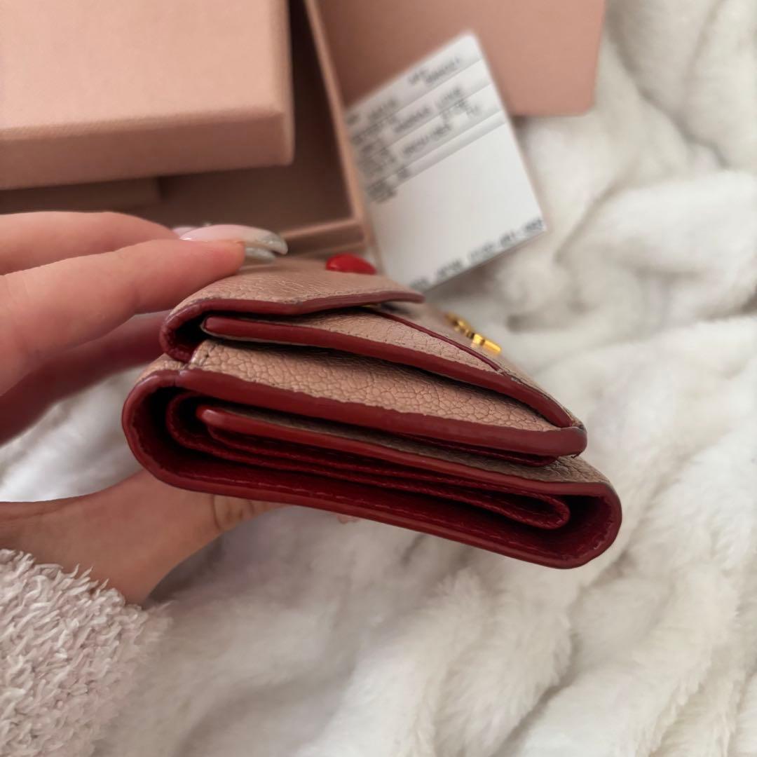 miumiu 財布　ラブレター