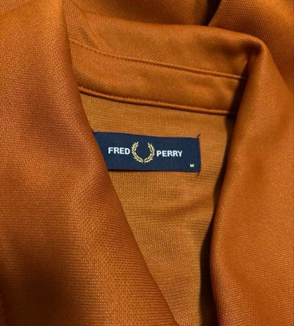 FRED PERRYフレッドペリーのスウェットジャケット　送料無料　Mサイズ