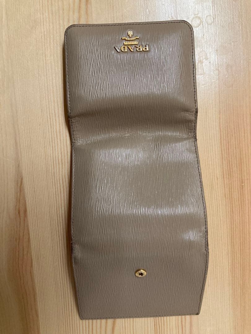プラダ　PRADA 三つ折り財布