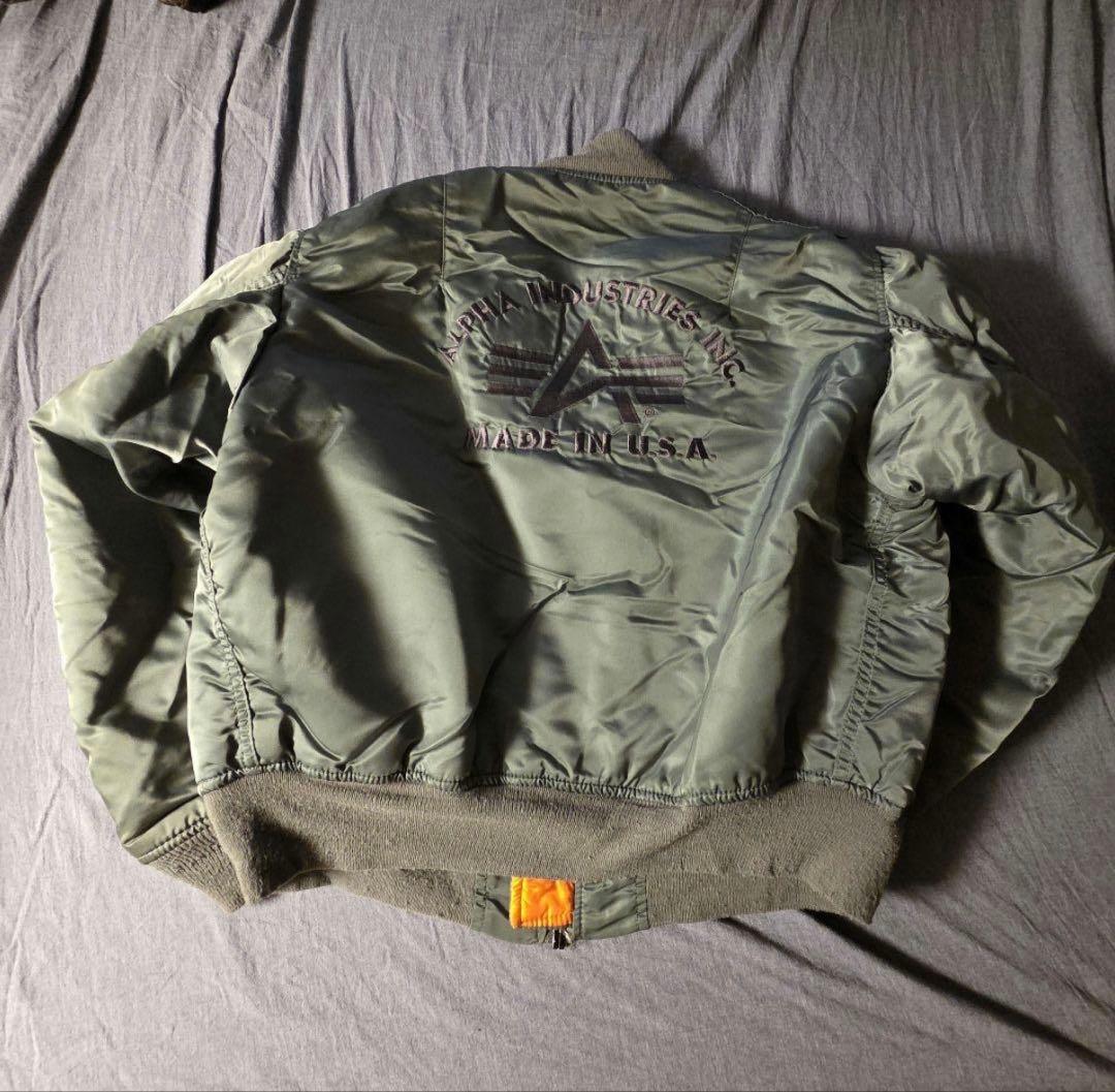 Alpha Industries MA-1 フライトジャケット
