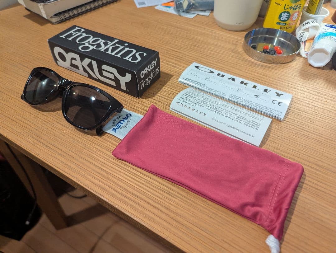 Oakley Frogskins ポリッシュドブラック　グレーレンズ
