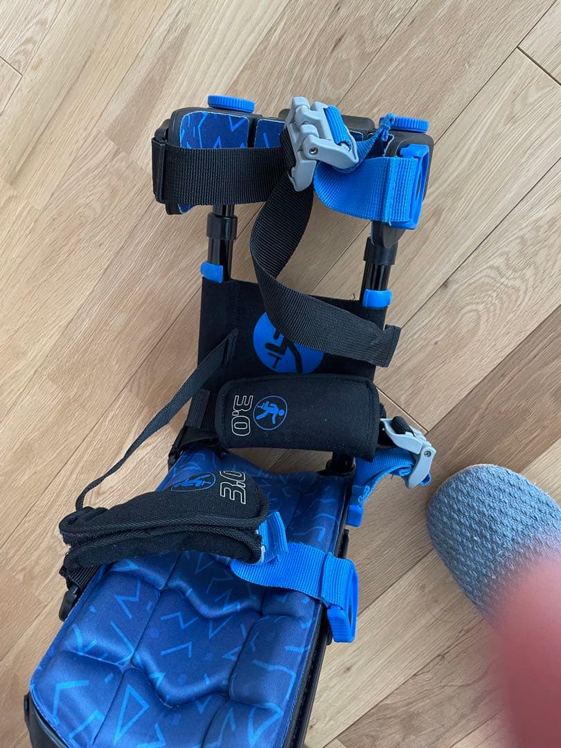 iWALKFree 3Dリハビリテーション用松葉杖