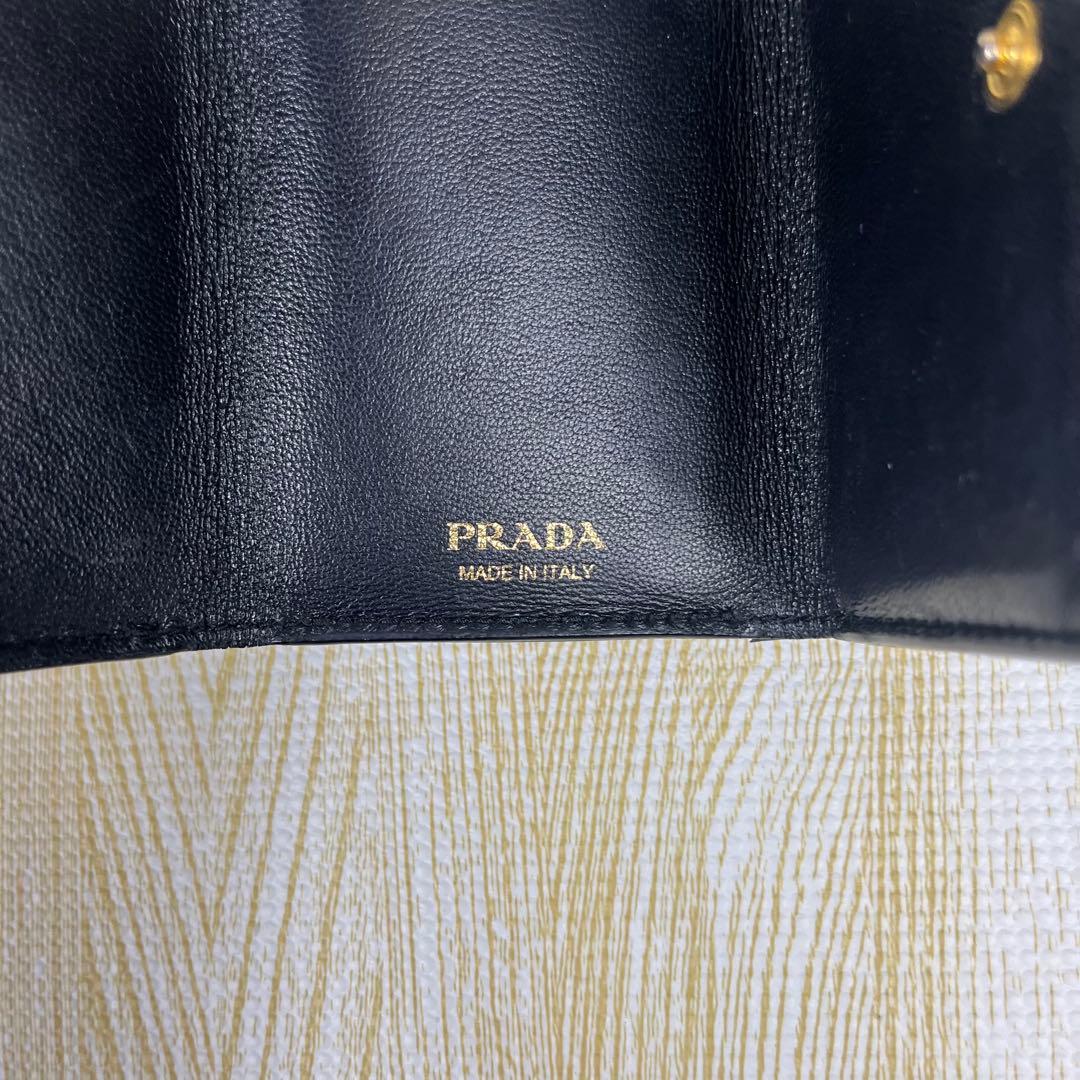 Prada プラダ 3つ折り財布 ブラック 黒 ヴィッテロムーヴ 三角ロゴ