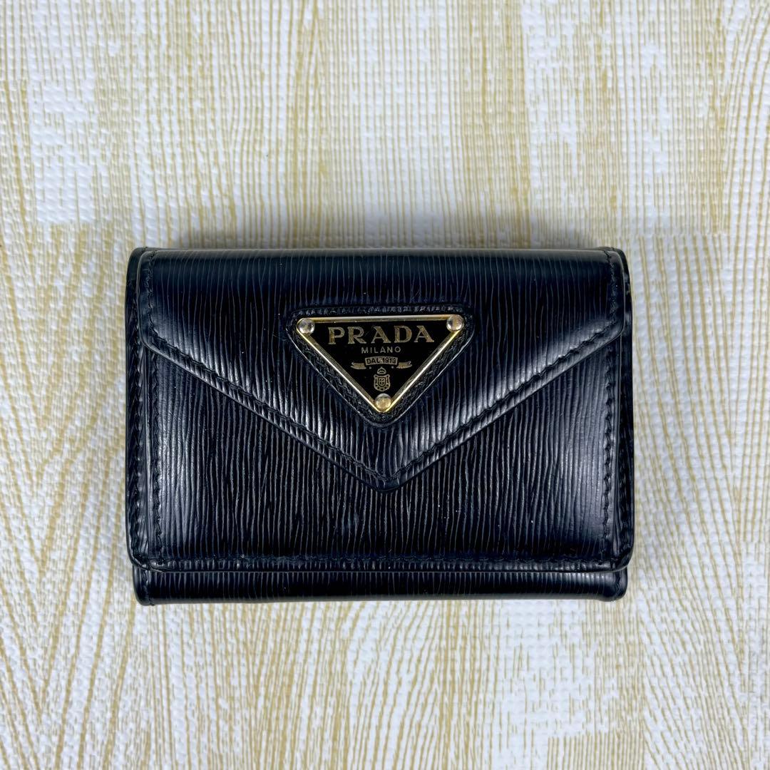 Prada プラダ 3つ折り財布 ブラック 黒 ヴィッテロムーヴ 三角ロゴ