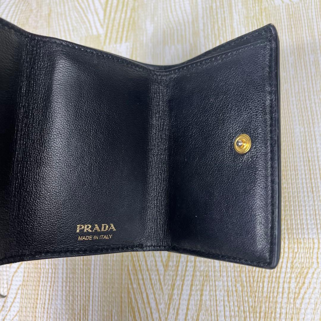 Prada プラダ 3つ折り財布 ブラック 黒 ヴィッテロムーヴ 三角ロゴ