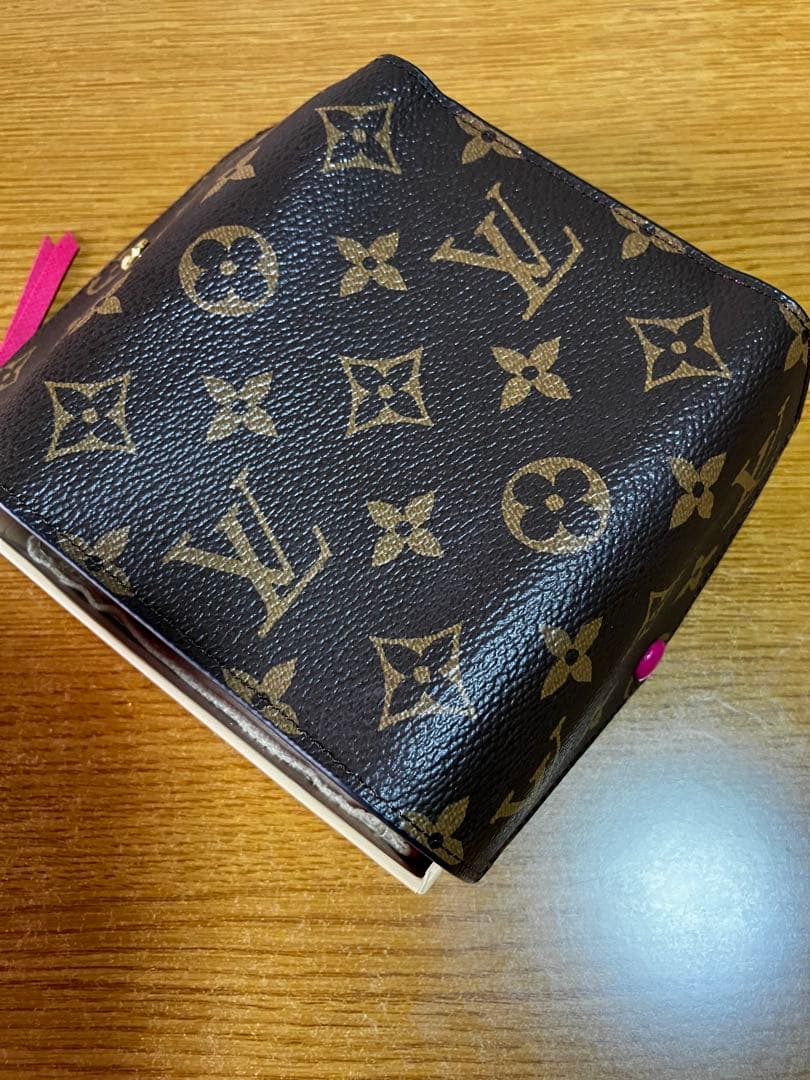 【未使用に近い】ルイヴィトンポルトフォイユ ヴィクトーヌ
