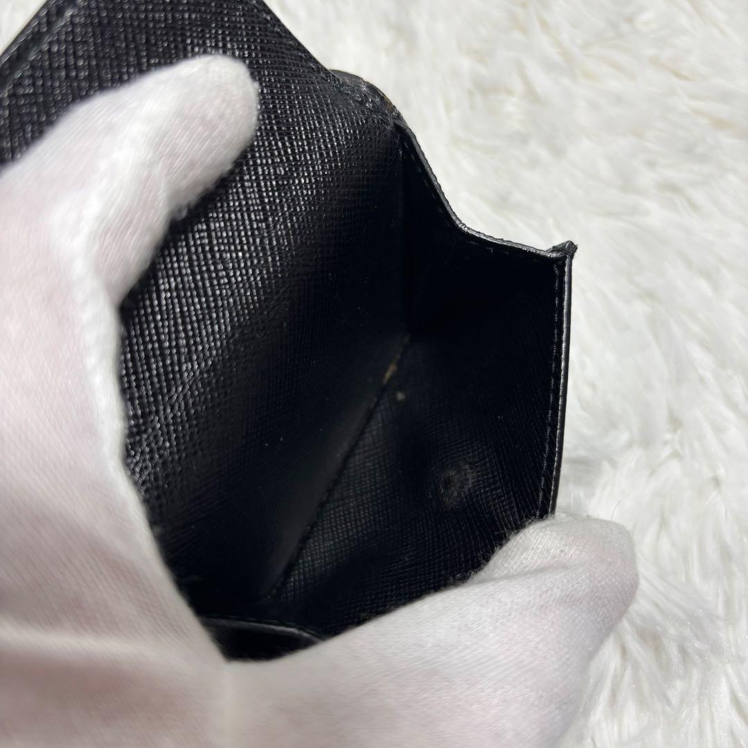 ✨美品✨ プラダ 三つ折り財布 リップ サフィアーノ 三角ロゴ レザー 黒 希少