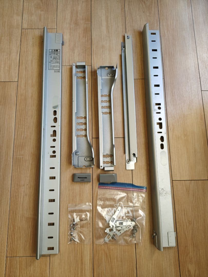 【中古】パナソニック 衣類乾燥機 　直付ユニット台 　◆ シルバー N-UD8