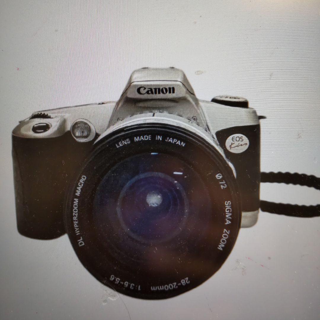 Canon 一眼レフフィルムカメラ EOS Kiss レンズ付き。
