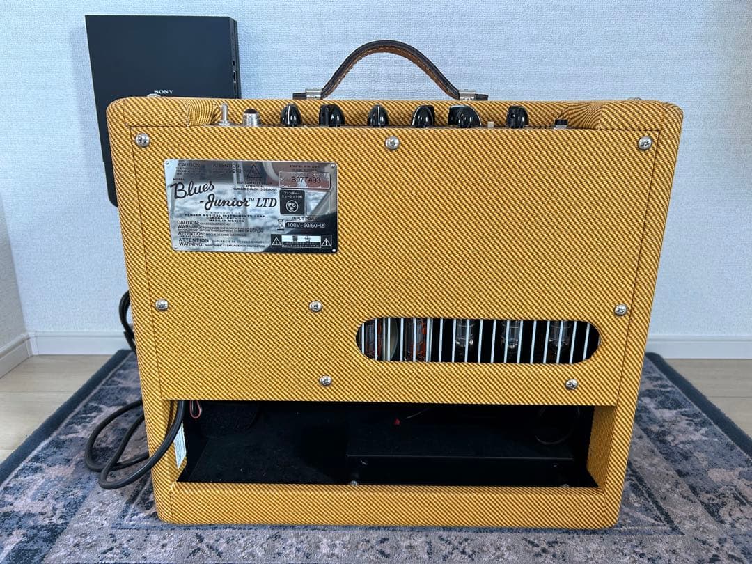 アンプ FENDER Blues Junior Lacquered Tweed 100v