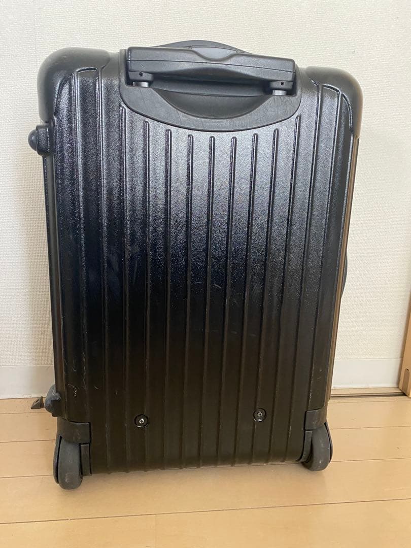 【リモワ　RIMOWA 32L キャンビン　持ち込みサイズ】黒　ポリカーボネイト