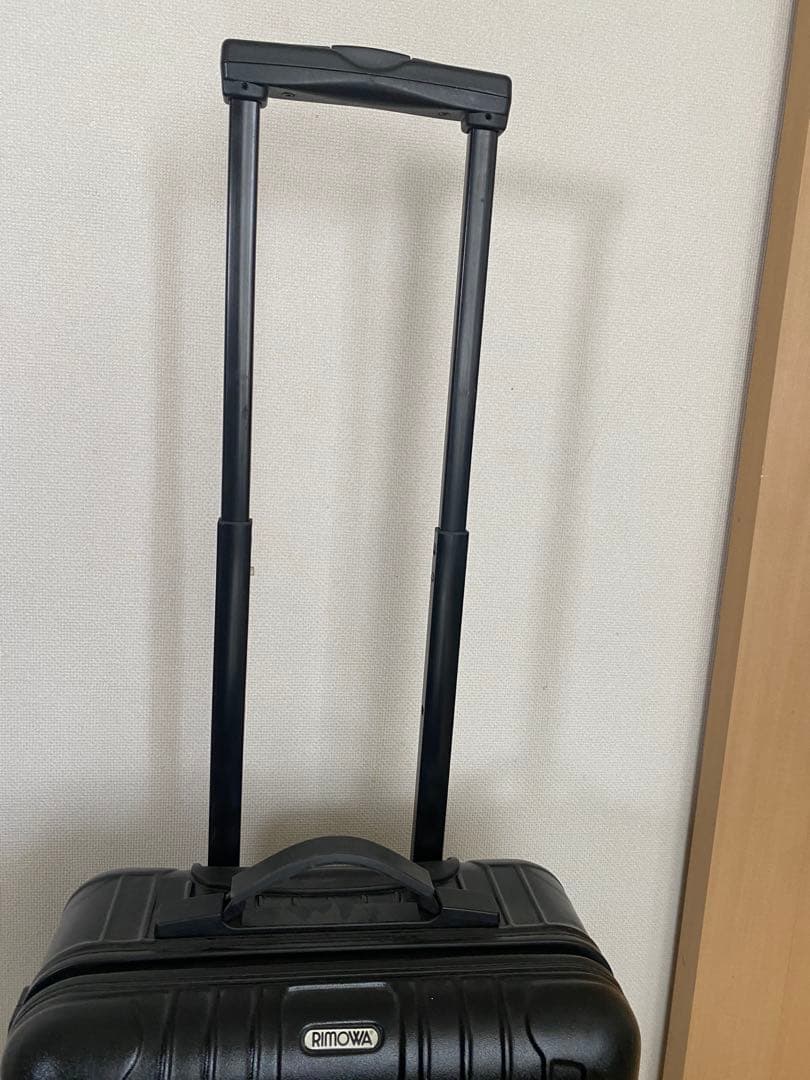 【リモワ　RIMOWA 32L キャンビン　持ち込みサイズ】黒　ポリカーボネイト