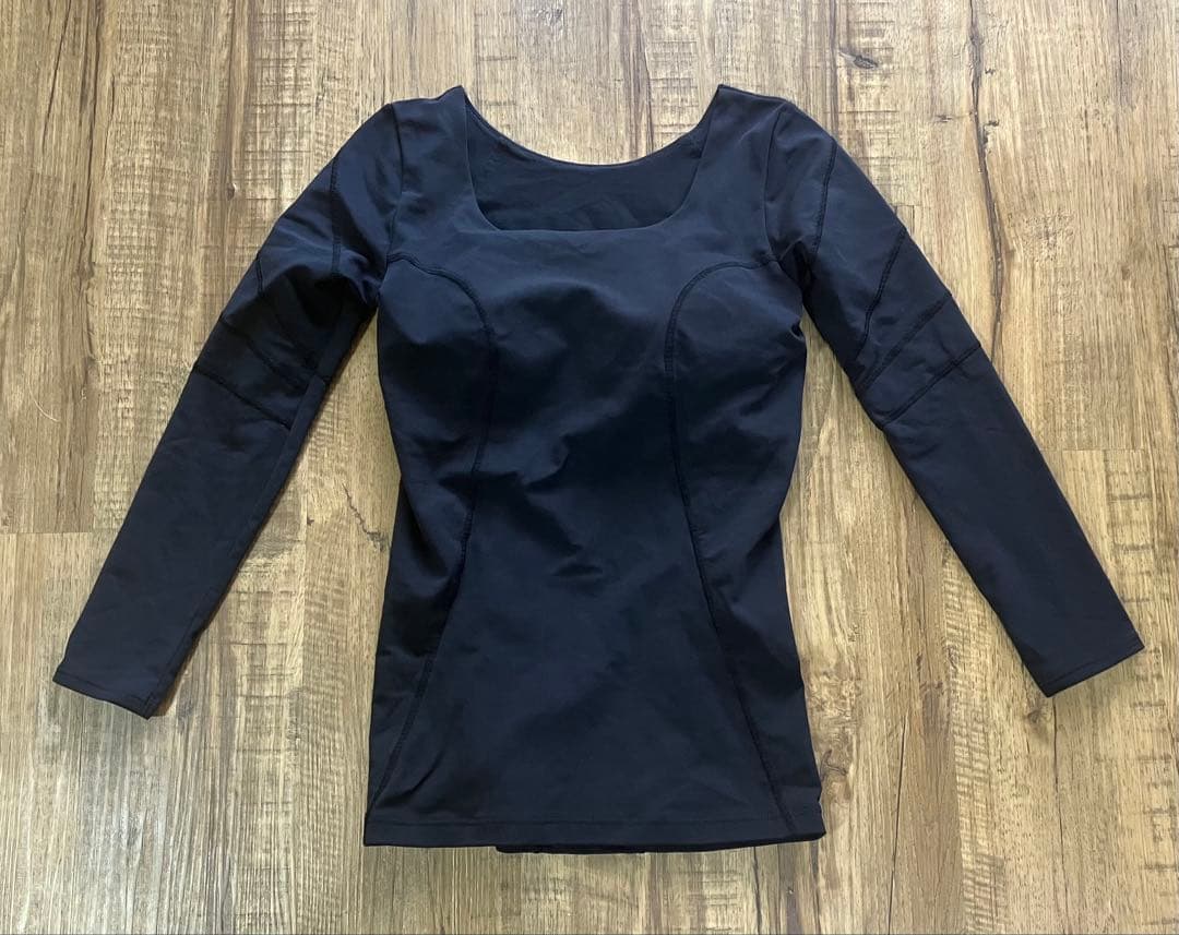 【リントスル】【ピラティスウェア】【上下セット】【Mサイズ】【美品】【匿名配送】