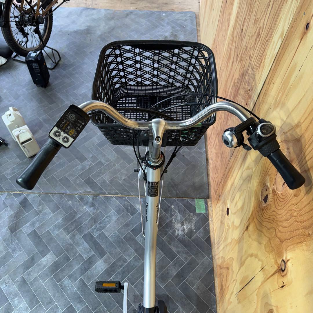 シルバー 電動アシスト自転車 シティタイプ　バッテリー12ah