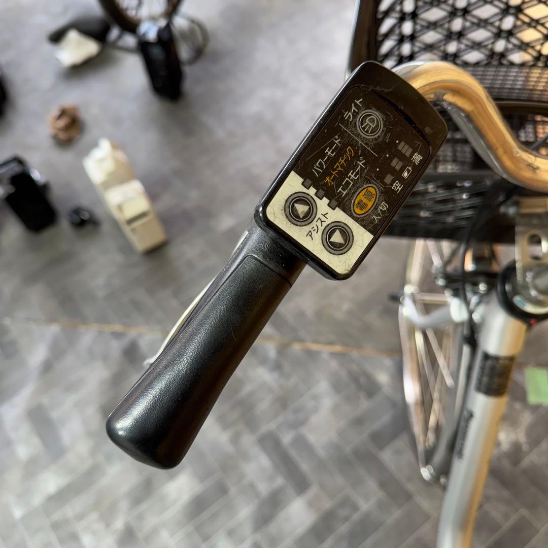 シルバー 電動アシスト自転車 シティタイプ　バッテリー12ah