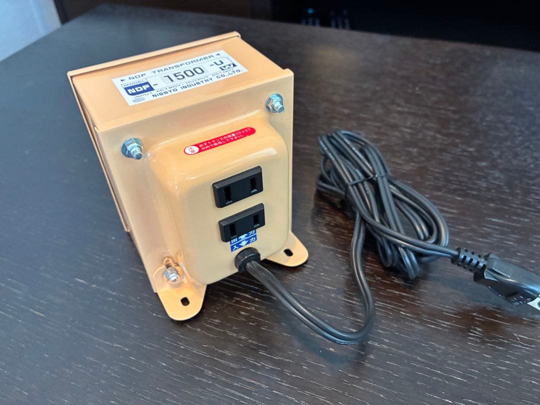 日章工業　トランスフォーマ　NDF -1500u 変圧器 1500W