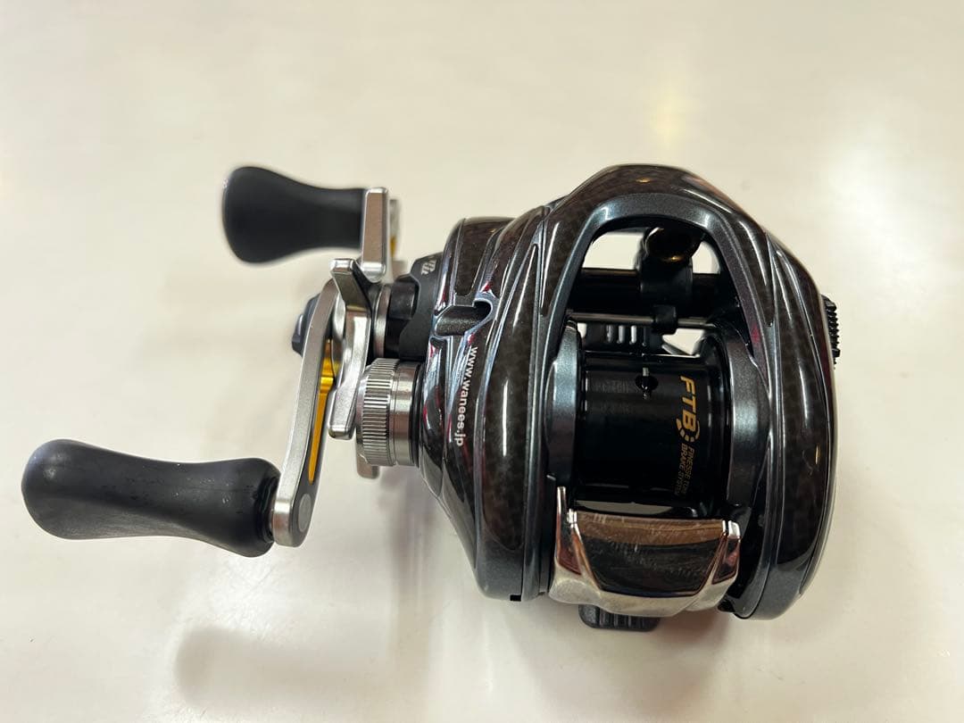 シマノ　アルデバランbfs xg 左　美品