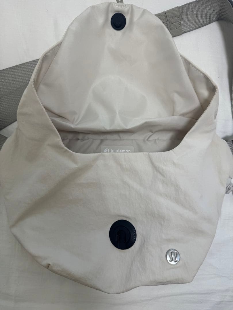 カーブ クロスボディバッグ 3L