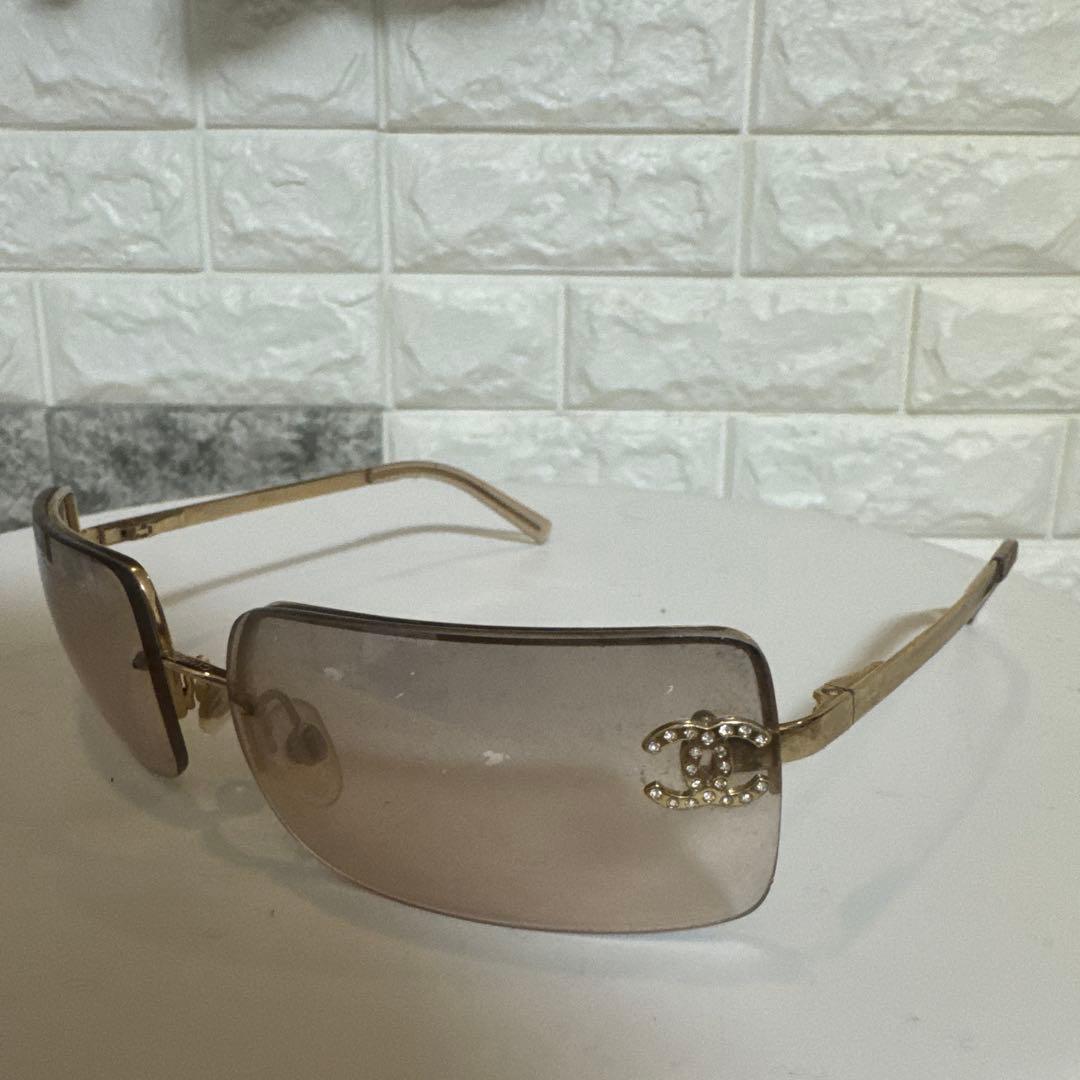 Chanel フレームレス サングラス