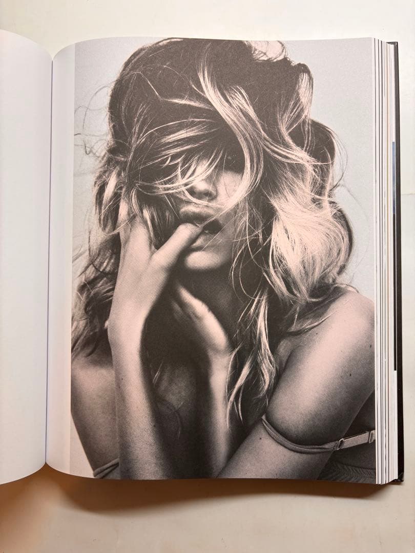 アート・デザイン・音楽 SEX & CIGARETTES by DANIELLA MIDENGES