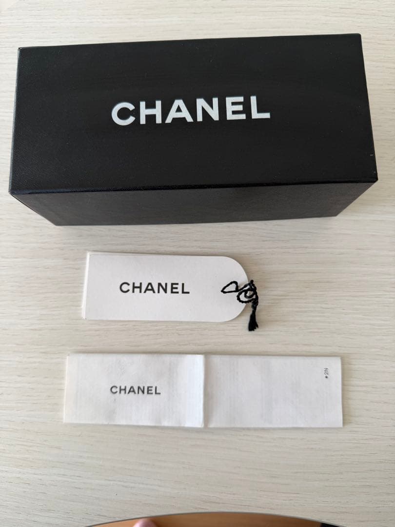 CHANEL 4104B ブラウン リムレスサングラス
