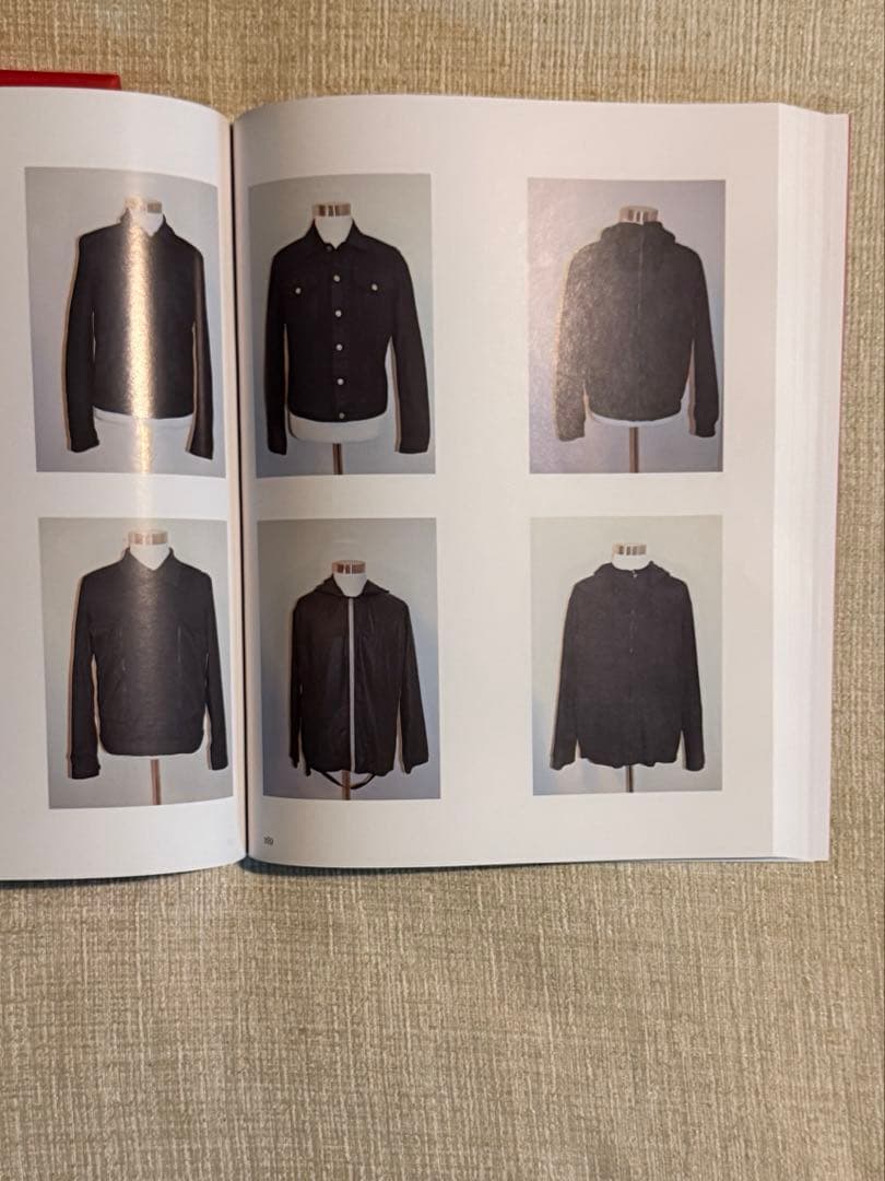 アート・デザイン・音楽 HELMUT LANG ARCHIVE DISPERSED