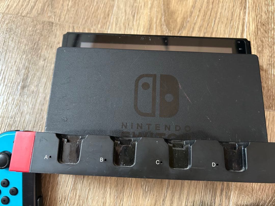 Nintendo Switch 本体とジョイコン　付属品