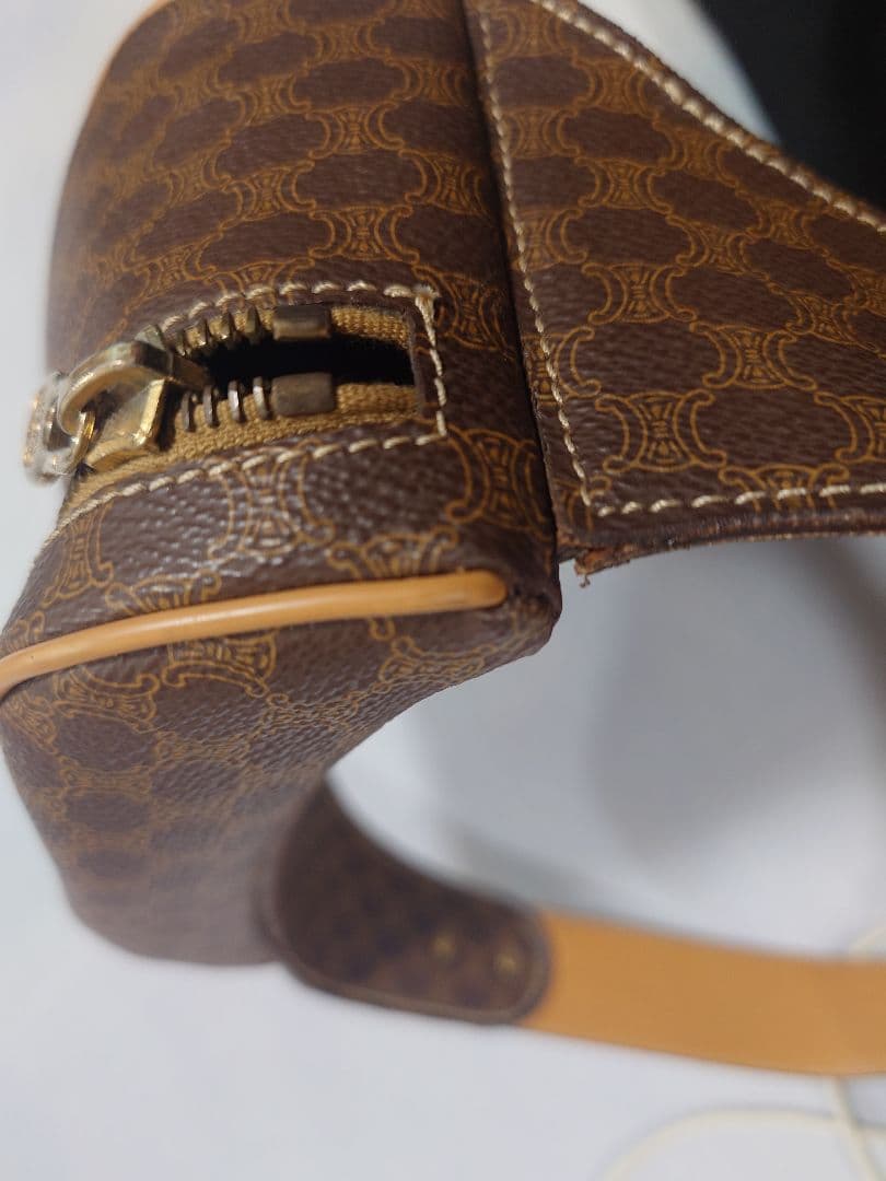 CELINE ボディバッグ ブラウンレザー