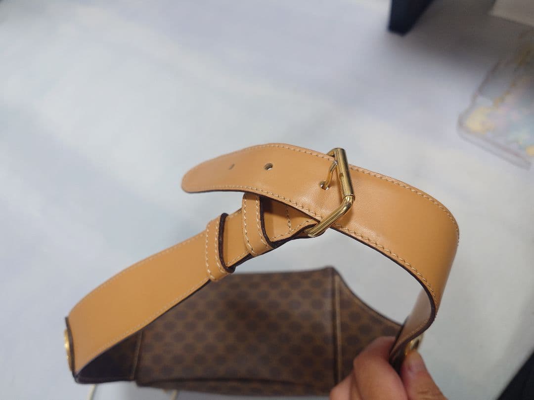 CELINE ボディバッグ ブラウンレザー