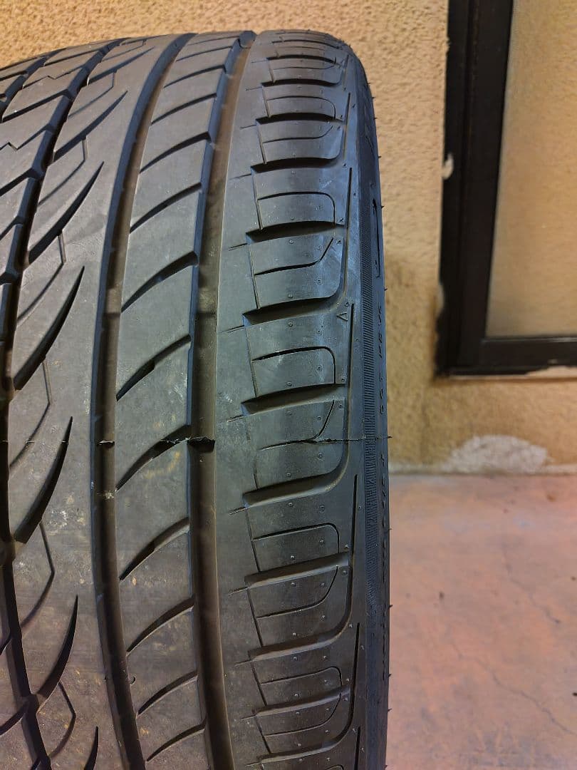 245/30/R20 MAXTREK FORTIS T5 2本　㉑